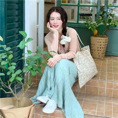 奇怪的她